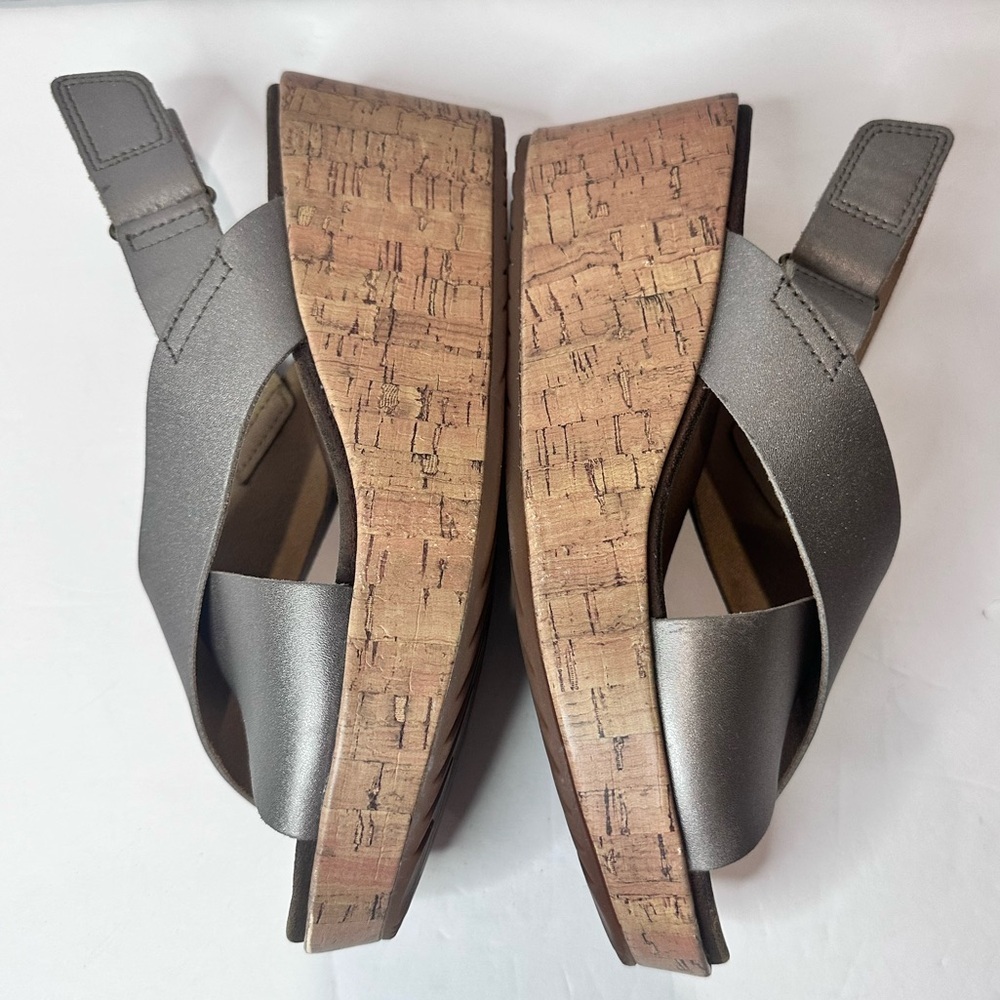 Clarks Women's Metallic Wedge Sandals - Picture 4 of 9